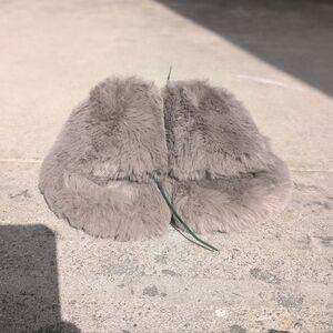 SKIMS Cozy Gray Faux Fur Slippers Sz 35 NWOT